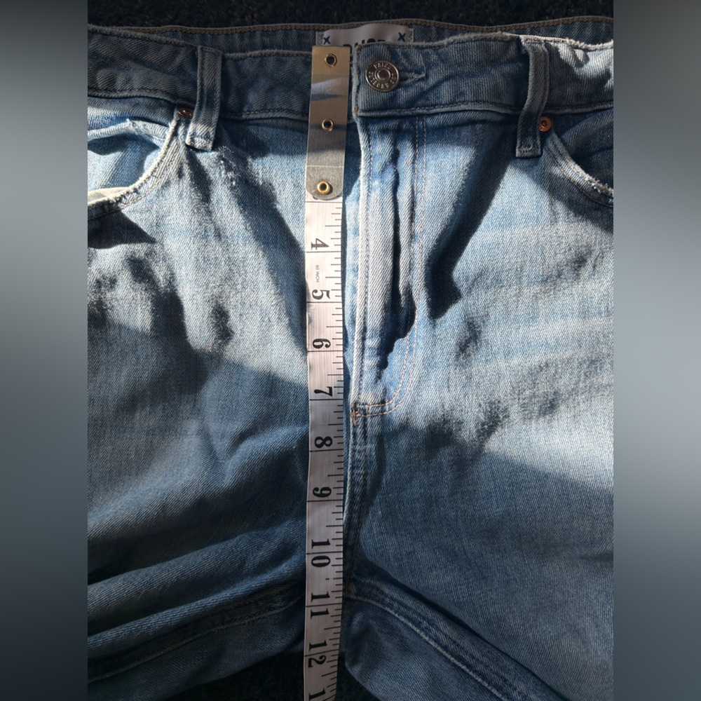 PAIGE Women’s Light Blue Distressed Cropped Jeans - Picture 6 of 8